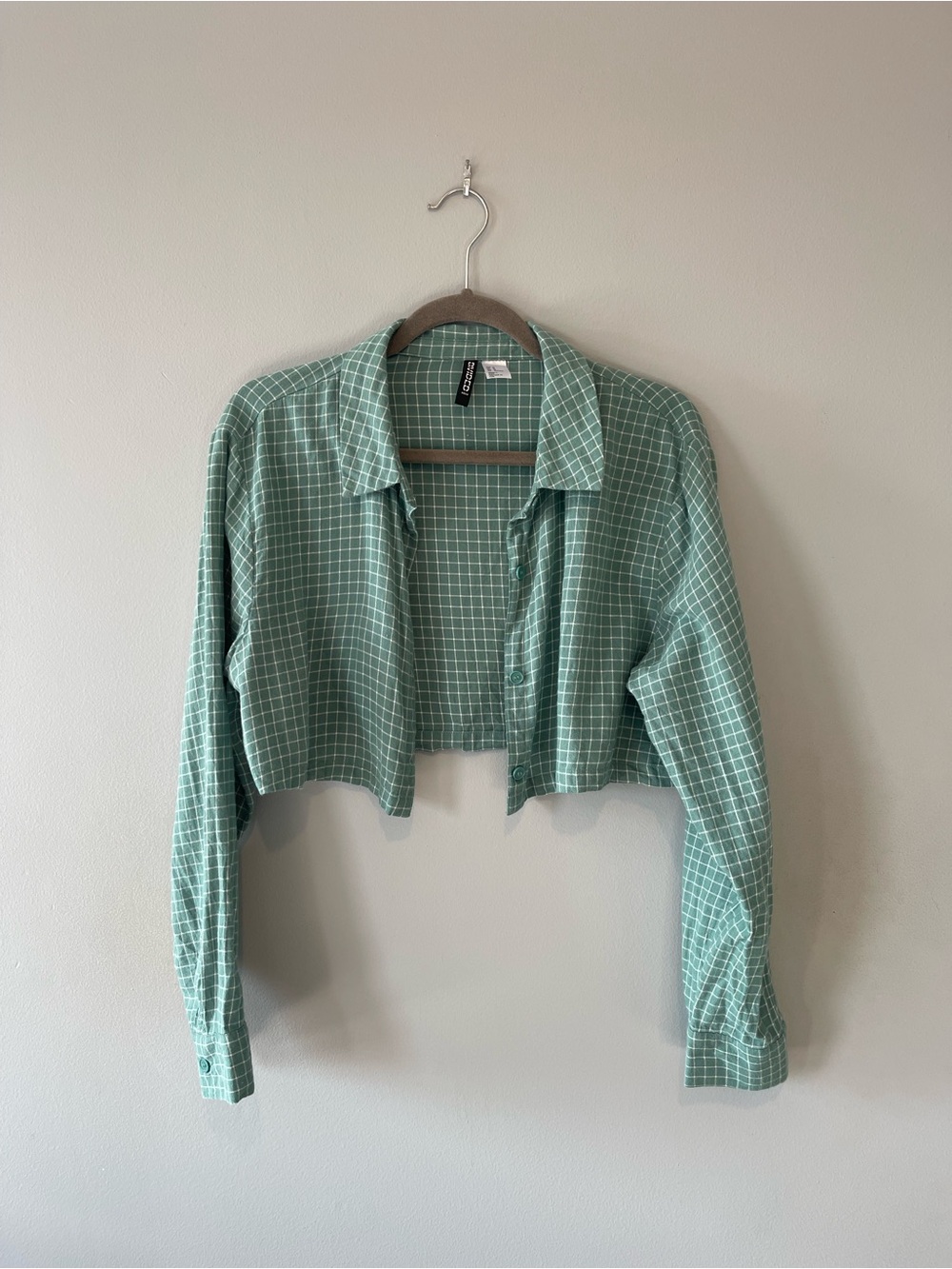 H&M Divided Mint Green Cropped Button Down Shirt (#005)
